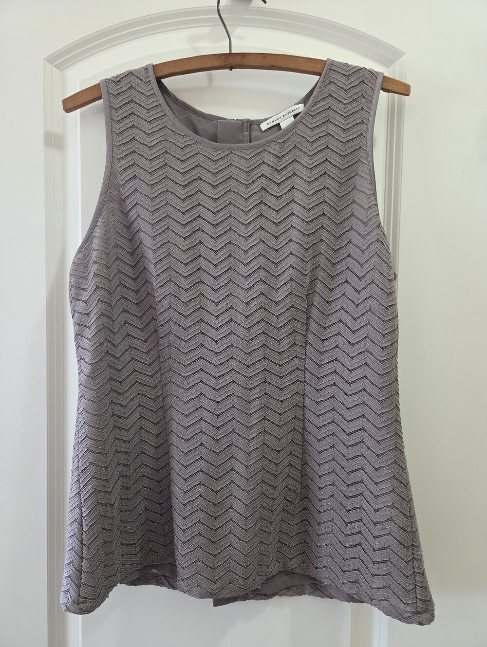 Banana Republic Taupe Sleeveless Chevron-Texture Top